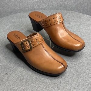 New Clarks Bendables Leather Heeled Mules Clogs Buckle Strap Accent Shoe 11M tan